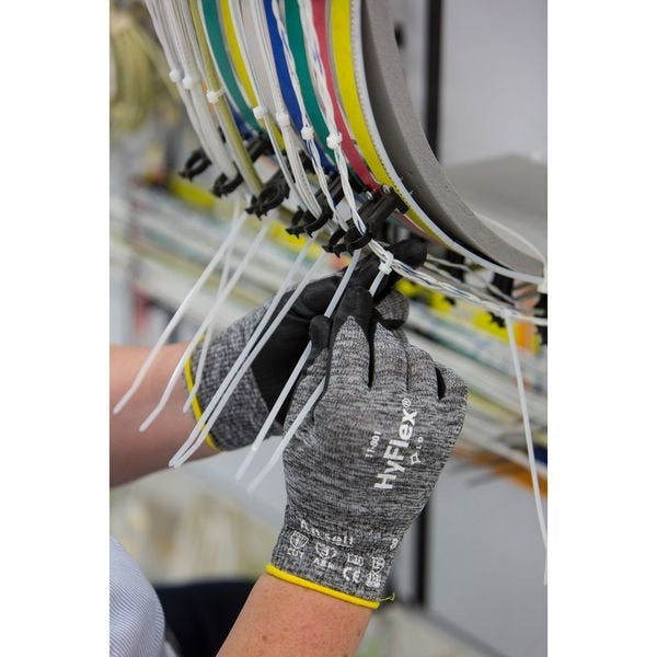 Hyflex, Foam Nitrile Coated Gloves, Palm Coverage, Black, Abrasion Level 3, Medium (Size 8), 1 Pair