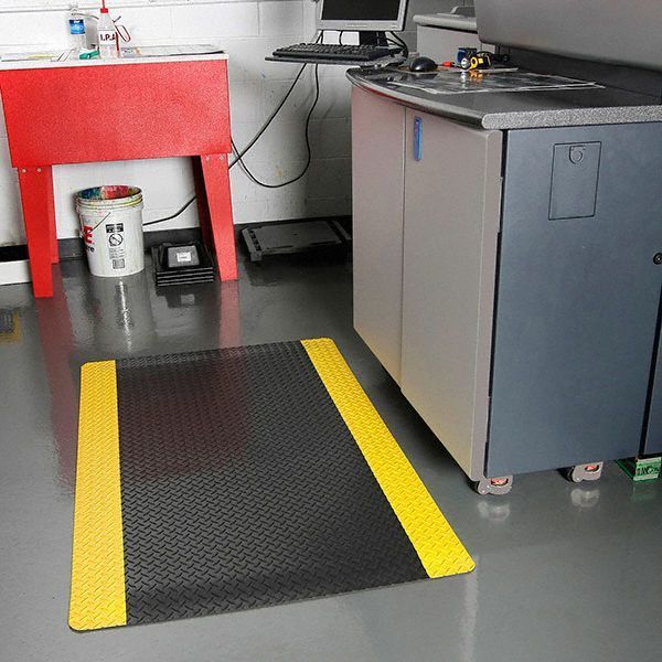 Antifatigue Runner, Black/Yellow, 68 ft. L x 3 ft. W, Vinyl, Diamond Plate Surface Pattern