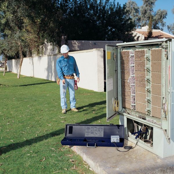 TRACKER II Buried Cable Locator