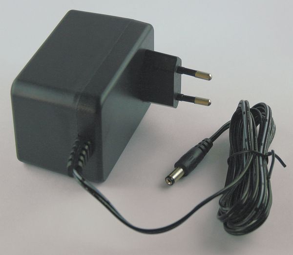 Plug-In Charger, EU, Wall, 9V DC, Neg