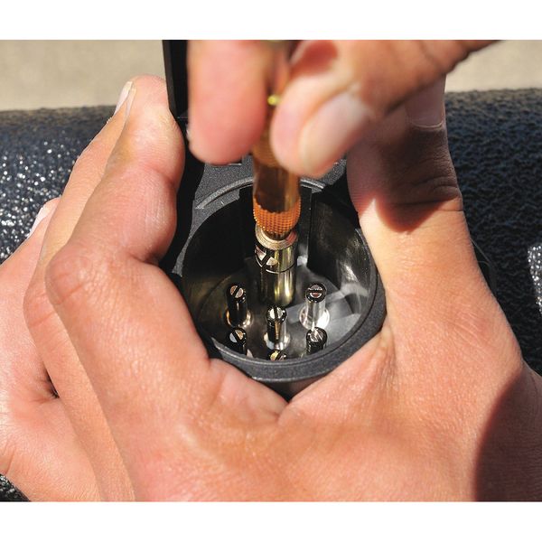 7 Round Pin Connector Cleaners, PR
