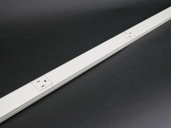 Prewired Raceway, 15A, 6 Outlet, White