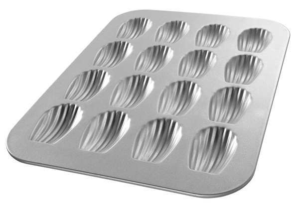 Madeleine Pan, 15-3/4 x 11-1/8 In, Steel