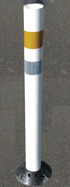 DP 228 Wht post with 2-3in white wraps